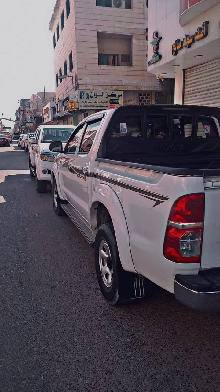 سلام عليكم
للبيع بيك اب هايلوكس 
4×4فورويل 
مديل 2015
كير عادي 
سياره مكينه وكير وتبريد وحداده وطخم تاير ودواخل وكهربائيات كله جديد 
السعر 160العنوان بصره 
***********
