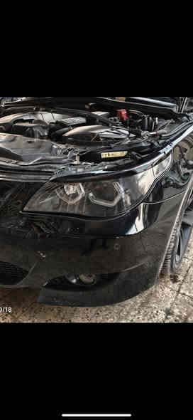 السلام عليكم اخوان من رخصه أبوفدك الغالي 
غراض E60 ميماتي
بنيد لونه اسود ومرشوش أبيض ومكشر بدون ضرر سعره75 الف
دعاميه سلفر هيه والشباج وقباقه الزراك بلاديه ونضيفه سعر75
دعاميه خلفيه بيضه هيه والفسفورات نضيفه السعر25 الف 
دعاميه خلفيه حبري بيه تصليح بسيط بلزاويه هيه والفسفورات25 الف
دوس بيض سعرهم 25 الف  
بكلات عادي نضيف حيل سعره 75 الف 
لايتات موديل 2007 وجوه اشتريتهن ومرهمت فيشتهن بيهن اضافات وكلوبات LED وحده من القواعد مكسوره              سعره 100 الف 
العنوان الغدير ساحة ميسلون 
رقم الهاتف ***********
اخوكم محمد الشمري
