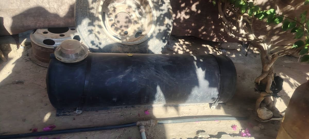 السلام عليكم مكينه فلاونزه جفتته جديد طلعت صوت وذبيتها منضومه غاد وسله داخليه للبيع مكان حله مكينه سعرها ٧٠٠ بيها مجال سله داخليه ب ٢٥٠ منضومه كامله ب ٢٥٠ بيهن مجال ***********
