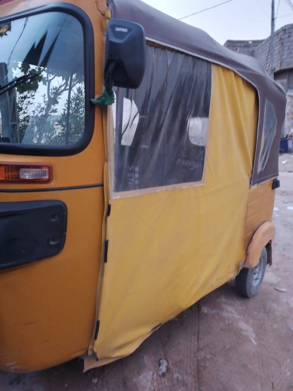 السلام عليكم تكتك اللبيع مديل 2018 معمره خيسات مابيه تكتك نضيفه السعر 4و200الشراي ينتصل وبي خير ويتدلل *********** مكلف بنشر
