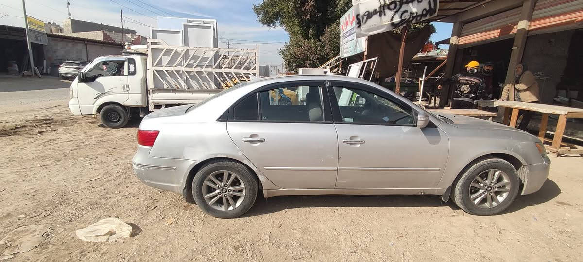 السلام عليكم ورحمه الله وبركاته سوناتا 2010وارد امريكي محرك ٢٤٠٠ دوش مصبوغه حزام حادثها صفحه السايق بدون القمارة مابيها دكت چاكوچ وصور واضحه رقم سليمانيه تريد وكاله تريد تحويل تبريد تدفئه شغال زنون شمسي اي استفسار اتصل ***********غير متواجد ع النت
