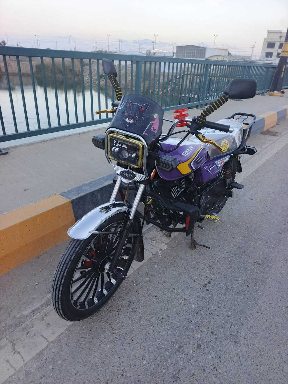 سولنك. 24 محرك 200 دراجه خير من الله مناقصها كلشي كهربائيات كلها شغاله لايت اشاير دشبول كلشي شغال مابيها كل نقص تشغل وتطلع. سعرها 825 وبيها مجال او مراوس مكاني شارع 40 ***********
