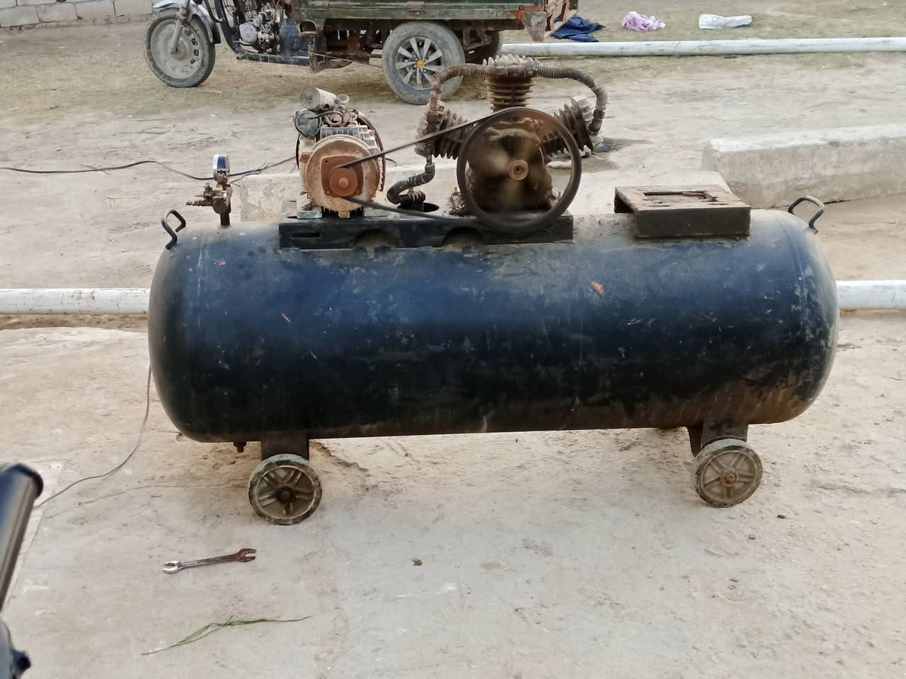 السلام عليكم بطل أبو ل300لتر
بي ماطور كهربائي سنكل وتاروسه 3 بستم السعر 500 وبي مجال مكاني دوانيه قضاء الدغاره ***********
