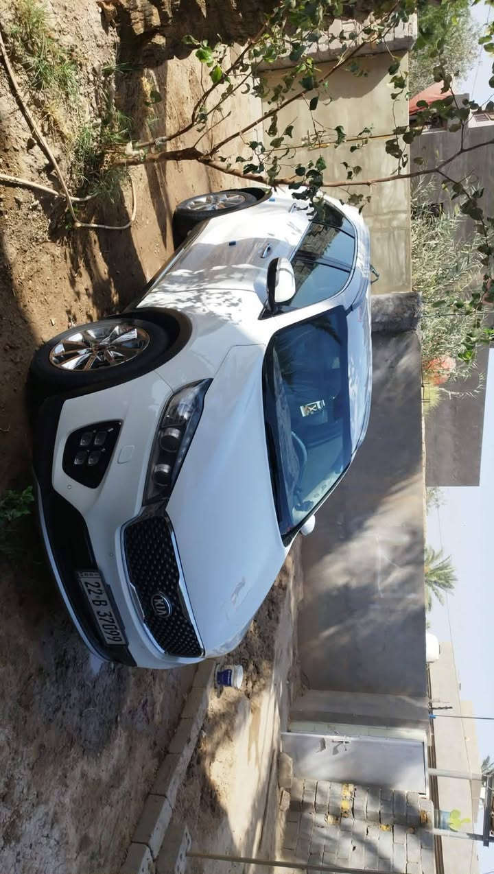 كيا سورنتو خليجي
رقم ربيل نكليزي 
موديل ٢٠١٨ شكل ال٢٠
لون ابيض 
 بكان السياره حله ابو غرق 
٦ سلندر ٧ راكب 
فوووووول مواصفات بدون فتحة 
بصمتين: تشغيل وتقفيل 
بردات خلفية اصلية 
الباب الخلفي كهرباء 
كامرة دوارة اصلية 
مري شفط مع القفل 
حساس امامي وخلفي 
شاشة كبيرة اندرويد 
نظام ايكو درايف 
كشنات جلد اصلي لونين 
كشنات ٢ كهرباء 
كامرة دوارة اصلية 
مري شفط مع القفل 
حساس امامي وخلفي 
تبريد ابيانو لمس 
تبريد ٣ قطع ثلج 
تحكم استيرن فول 
حاكية : ابلوتوث: اوكس 
كيجات السرعة زئبقية 
شاشة الدشبول الكترونية 
اضواء ترحيب بليدات 
جي: بي: اس خرائط طرق 
علامة سورنتو بلدوسة 
لد امامي وخلفي 
لايت زنون اصلي 
لايت لد٥ عدسات اسود 
مانع انزلاق وانحدار 
يدات نيكل اصلي 
اشاير بلمري 
ويل اكروم ١٩
تخم تاير جديد
ماشية ٩٠ الف اصلي 
كير ومكينة وصدر وحدادية وتبريد خير من اللة
بدون ضربة وتبديل واشخوط وبارد وصبغ عدى شخطين بسيطات مكفولة الباقي
سيارة نظيفة وجاهزة مابية اي نقص 
فديو موجود بلمنشور
السعر٢٤٠$***********
