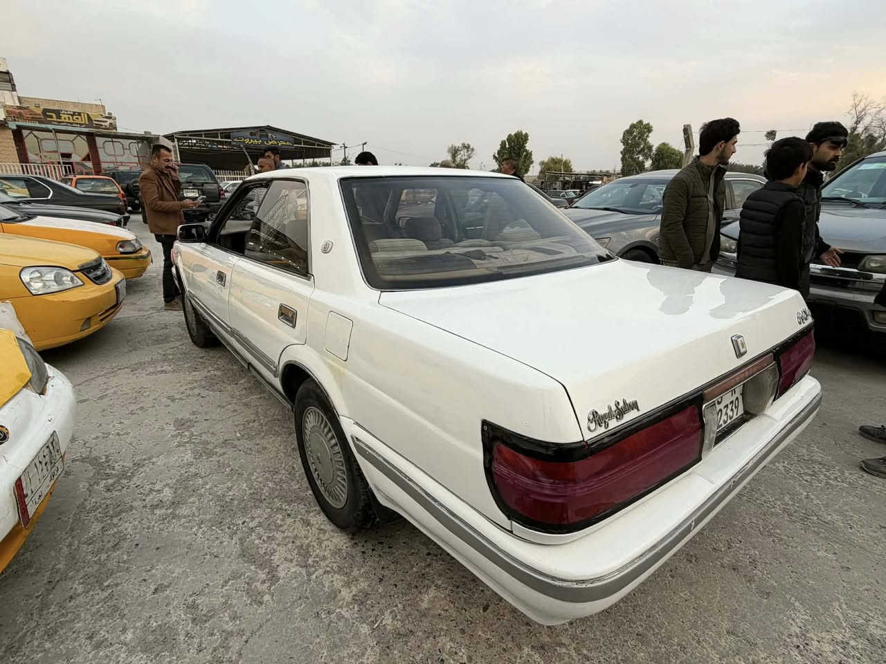 السلام عليكم كراون هارتوب ١٩٩٠محرك ونجي بلادي سياره كامل بدون ضربه سياره ترايها تخبل مصبوغه جماليه سياره شرط كير محركً كلها تخبل صدر امامي خلفي كلها جديد سنويه لحد ٢٠٣٠ بيها بطاقه بنزين سعر ٥٥بيها مجال قليل مرارس هم يرهم أي استفسار اتصال ***********
