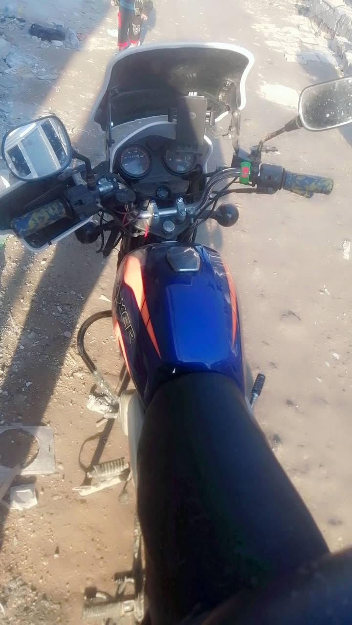 سلام عليكم بوكسر مديل 23 أوراق تالفه وعندي استنساخ دراجه خير من الله من ايدك للشارع ومكينه خرسه لا نتقيص ولا تبخير عارضهه بمليون وبيهه مجال العنوان مدينه الصدر الرقم ***********
