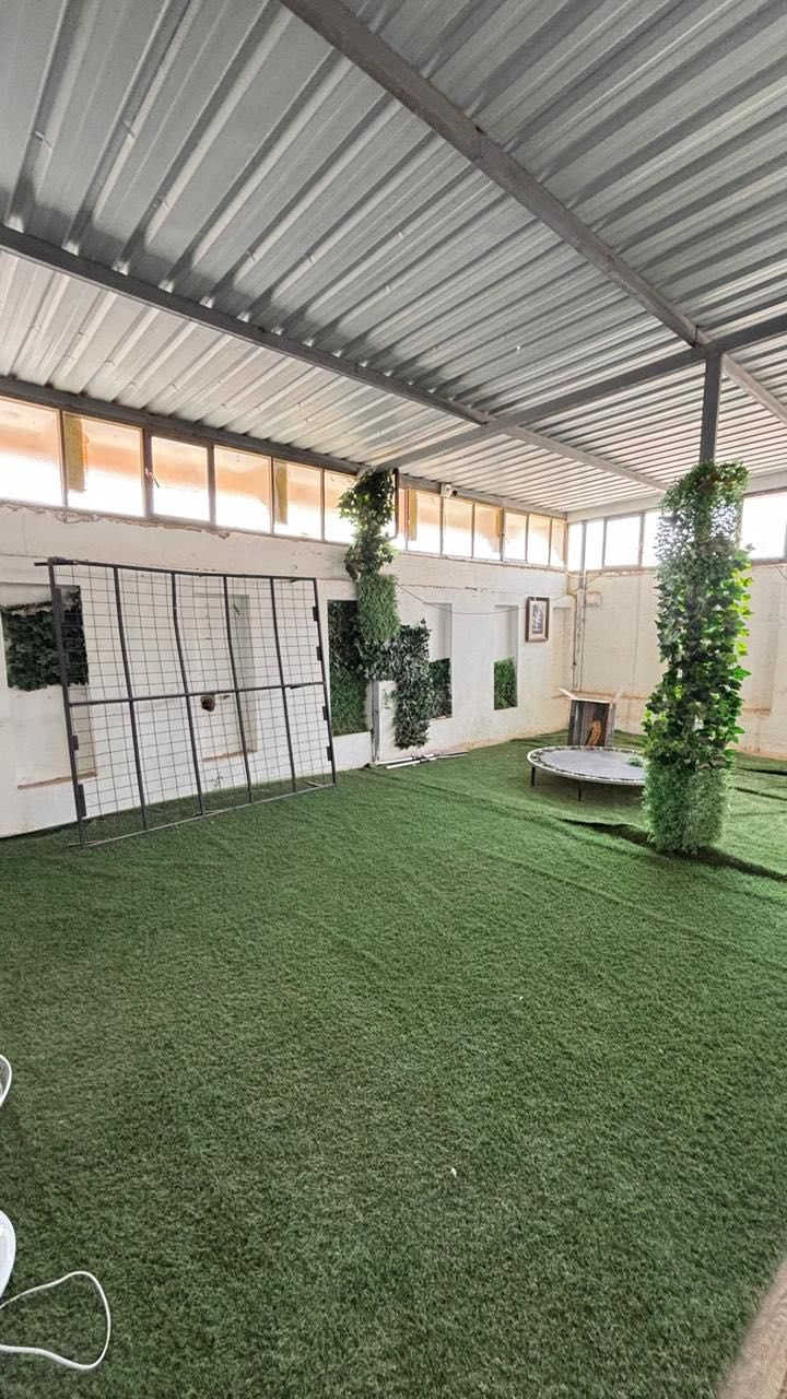 دار للبيع او مراوس في حي السواق المساحه 220متر بناء حديث شارع 20موقع مميز جدآ والبناء درجه اولى 
يحتوي على طابقين 4نوم صاله استقبال مطبخ صحيات 
للاستفسار  اتصال على الرقم 
((***********))عــقيل الـــزيادي 
او مراجعه مكتب ابو صلاح الحجيمي للعقار في حي الزهراء 
عنوان المكتب …النجف الاشرف …حي الزهراء شارع الكيات مقابيل القنصليه التركيه 
من لديه عرض ..بيع ..رهان ..ايجار 
زورو مكتبنا ونحن في خدمتكم واهلا وسهلا بكم في اي 
وقت
