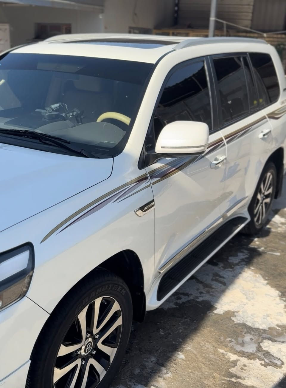 السلام عليكم  لاندكروز 2019بريم مكفول كفاله عامه فول مواصفات 1/1 ثلا جه داخليه تشغيل عن بعد فتح سقف حساس اماًمي خلفي تحكم ستيرن 8يرباك كأمره خلفيه كشن 2كهرباء +جلد مكينه 6سلندر رقم بغداد مميز تخم تاير جديد  اي ستفسار تصل ***********
