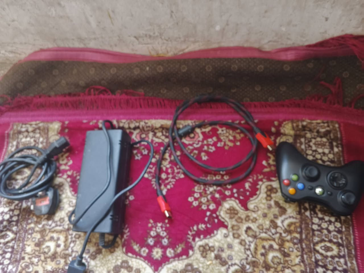سلام عليكم شباب ابلي إكس بوكس360 سلم جهاز مهكر ونضيف كامل مكمل ملحقاتة كلهة اصليه يده محولة كيبلات عدد اللعاب 70 لعبه جيتي أي حرب كلشي بيه شغال كلشي  مابيه مكاني بغداد موجود توصيل سعر 130 بيه مجال قليل  للشراي  رقمي *********** مفعل واتساب
