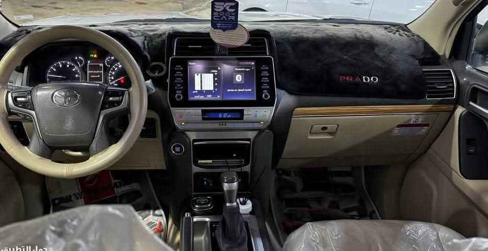 السلام عليكم 
برادو 2023 فئة VX نص فول 
مكفولة من الشخط سيارة جديد بل لايلون باقي ضمان سنتين من الوكالة 
🚗 للبيع للاستفسار اتصل على الرقم التالي 
(‏‪***********‬‏) 📞
السعر (465)$
🌍 المدينة –  بغداد - حي اور 
•   🛣️  المسافة المقطوعة    - 32 الف كلم  
✅ المواصفات :
• الاسم: برادو VX
• الموديل: 2023
• الوارد: خليجي 🇬🇨
• الممشى:  32ألف كم
⚙️ المحرك والأداء:
• محرك V6 سعة 4.0 لتر (4000 سي سي)
• قوة واعتمادية عالية
• ناقل حركة أوتوماتيك
• نظام دفع رباعي 4WD
• مناسب للمدينة والبر والسفر
ويل ألمنيوم قياس 21 إنج
• مصابيح أمامية LED
• لايتات نهارية DRL
• مرايا كهربائية مع إشارات
• حساسات أمامية وخلفية
• كاميرا خلفية
• ركابات جانبية
• جناح خلفي
• تشغيل عن بعد+ دخول ذكي
• تحكم مقود جهتين
• مثبت سرعة
• شاشة وسطية كبيرة
• نظام ملاحة
• نظام صوتي ممتاز
• تكييف أوتوماتيك متعدد المناطق
• كراسي جلد فاخرة
• كرسي سائق كهربائي
• 7 راكب
وسائد هوائية متعددة
• ABS + EBD
• نظام ثبات إلكتروني
• مانع انزلاق
• مراقبة ضغط الإطارات
• مساعد صعود ونزول المرتفعات
