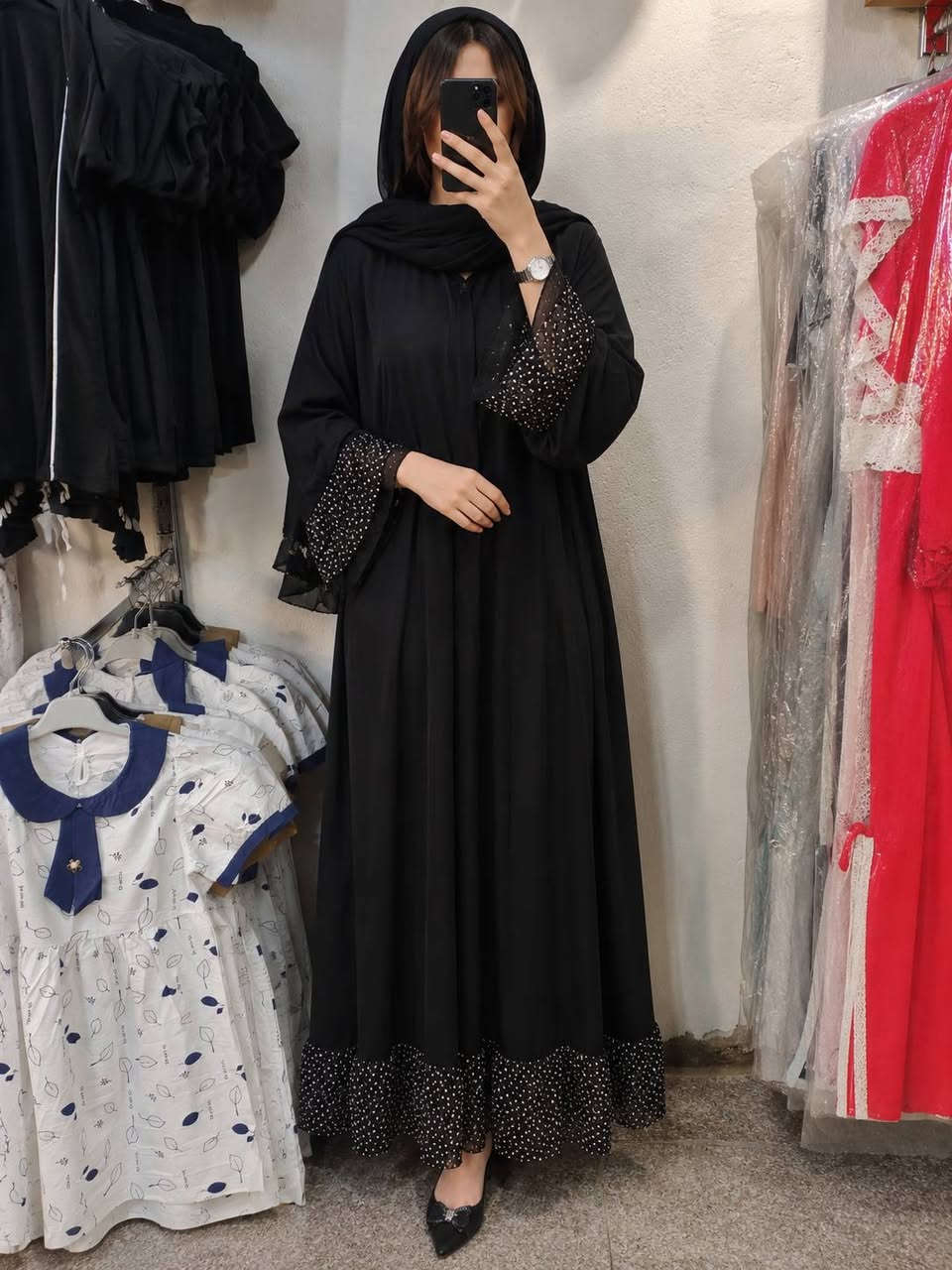 عبايات خليجيه موديلات جديده 
السعر 15 الف 
ملاحظه 
بنات الي تريد تتفضل للمحل فقط هذا الأسبوع متواجده


**إذا كنت صاحب هذا الإعلان وتريد حذفه لأي سبب، رجاءا أرسل رسالة إلى الدعم الفني**