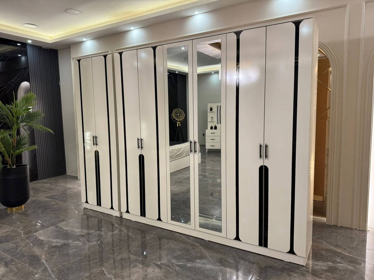 *موديل    سفير      المودرن*

*7 قطع*.    *كنتور مع الملحق 3م*

*2- برغي وچوي حديد*
  
*سرير مخزن جك*

*5- شغل درجه اولى*
  

توصيل بغداد 
اطراف  
محافظات 
# للطلب والتواصل مراسلة بريد الصفحة & تتوفر خدمة توصيل لجميع محافظات العراق.


**إذا كنت صاحب هذا الإعلان وتريد حذفه لأي سبب، رجاءا أرسل رسالة إلى الدعم الفني**