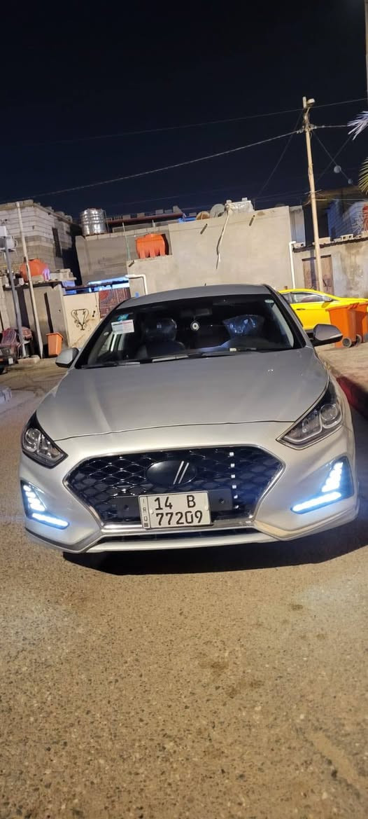 السلام عليكم
سوناتا 2023 
خط واحد غاز بلاد 
بيها صبغ من كوريا ٤ لو ٥ قطع 
مواصفات كما مبين بالصور 
سيارة بأسمنه مداور ثاني يوم 
السعر 150 وبيها مجال قليل 
مكلف بالنشر للاستفسار 
*********** متوفر وات ساب
