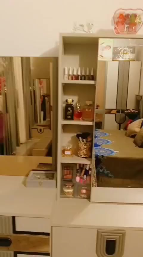 السلام عليكم
غرفه تركيه
مستعملة ٥اشهر 
السعر مليون و٣٥٠ 
بيها مجال 
***********
