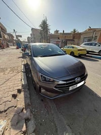 أخوان  ألنترا 2019 أمريكي ماشية 58 ألف ميل ضربتها كدامكم بالمنشور بس د...