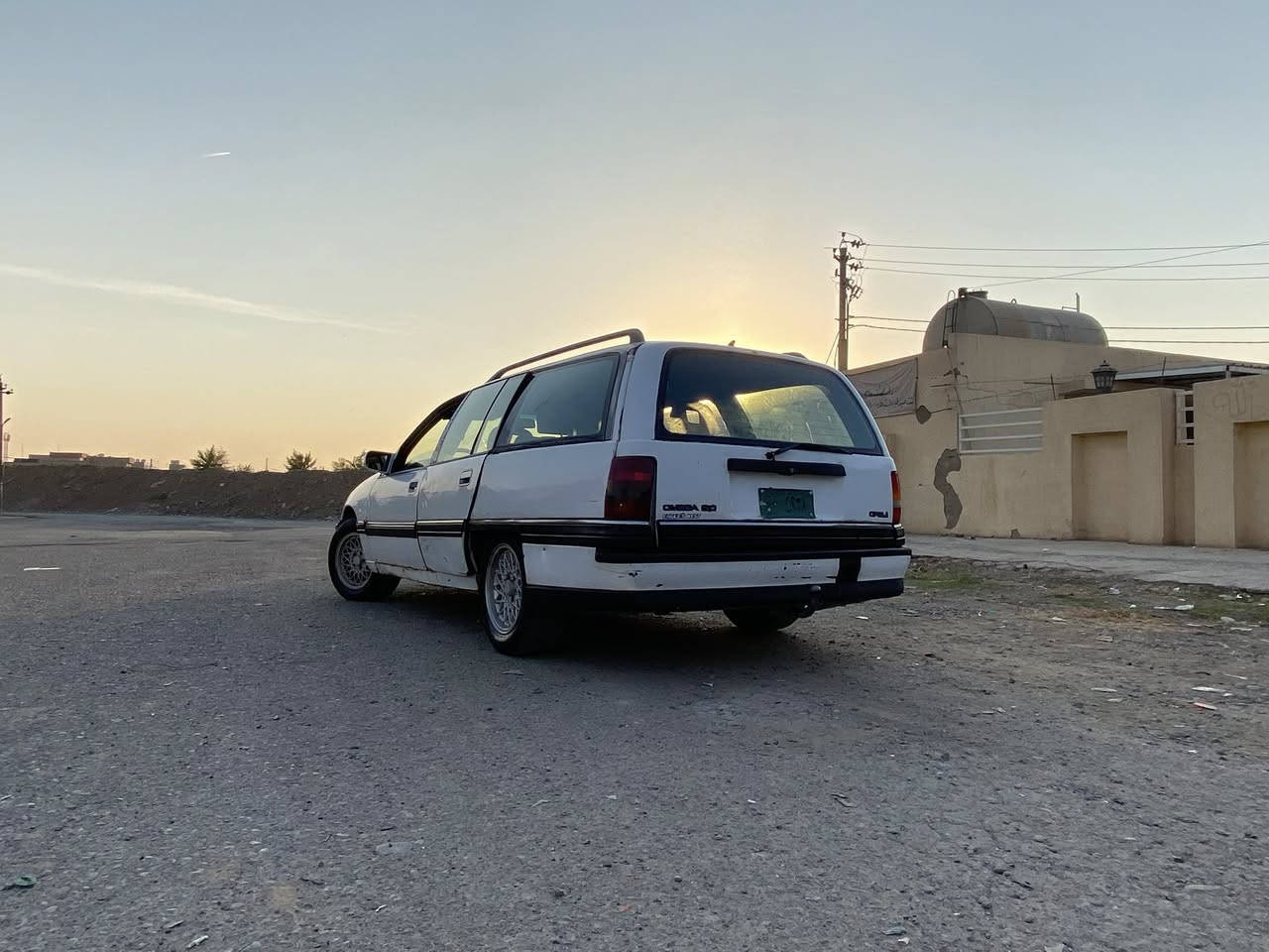 اوبل اوميكا ١٩٩٢ للبيع سيارة كلشي مابيها واصولي شرط وكاله او تحويل عنوان اربيل السعر ١٠ ورقات ***********

