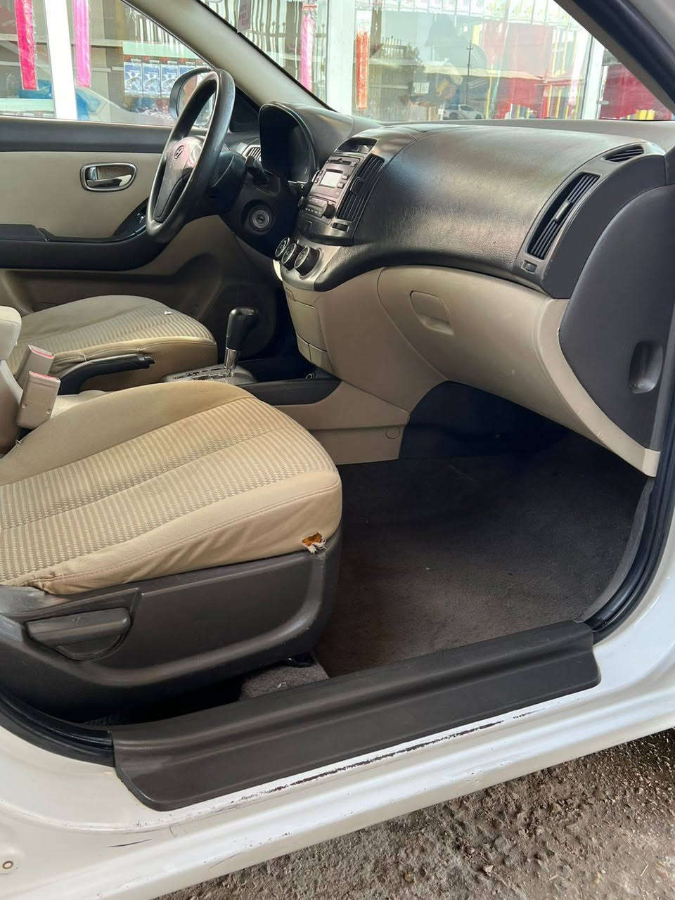 السلام عليكم من رخصة الادمن المحترم
النترا 2010 بيه قطعه ونص والسونار مرفق  والباقي كفاله عامه 
محرك 1600 مامفتوح كير حداديه تخم تاير تبريد تلج بسم كردي تحويل وكاله حسب قناعه المشتري 
السياره جديده بعد احلى من الصور السعر 99وبيه مجال حك الجيه مكانهه بابل القاسم 
***********
***********
