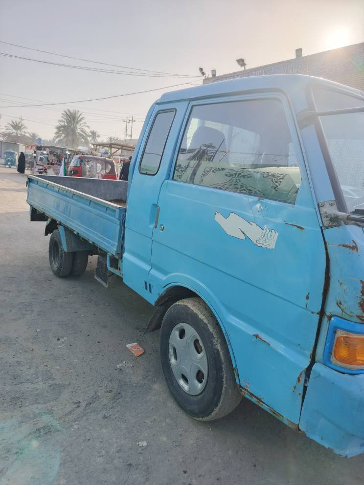 السلام عىليكم 
سيارة بنكوو موديل ٩٥ سيارة بلاديه كفاله من محرك وكير واكسن وشاصي و كهربايات رقم الماني انبار وشرط التحويل ثاني يوم المكن بابل المسيب اولاد مسلم ع (السعر ٦٥ وبيها مجال قليل) الهاتف ***********
