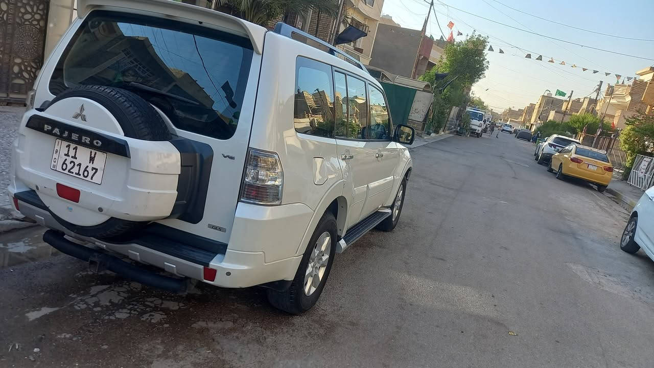 السلام عليكم باجيرو موديل ٢٠١٤ رقم بغداد جديد بسمي السياره فول موصفات حبتور بدون صبغ بس دعاميه اماميه مصبوغه جاهزه من كل شي كير ومحرك وتبريد وحاديه امامي وخلفي جديده اي نقص مابيه السعر ١٥٣ مكاني بغداد حي التراث قريب على تقاطع درويش سنويه جديده وهزه جديده ***********
