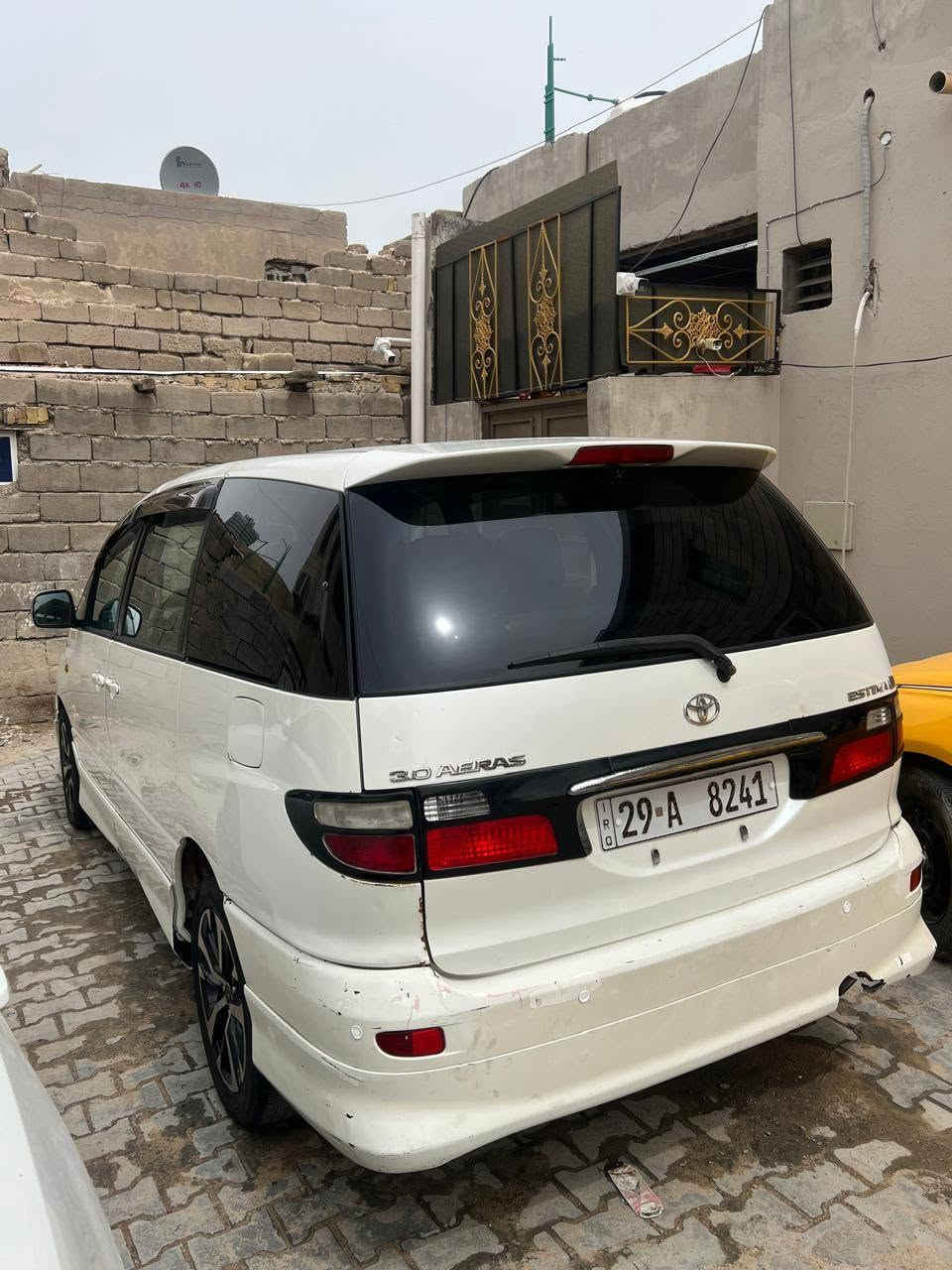 تويوتا أستما 7 راكب 
مديل 2000 محور
سياره جاهزه من كلشي حداديه تبريد 3قطع تخم تاير 
محرك 6 سلندر مكفوله من الضربه والكصه ونقل الجثه 
70 ورقه وبيها مجال ***********
مكان سياره البصره
