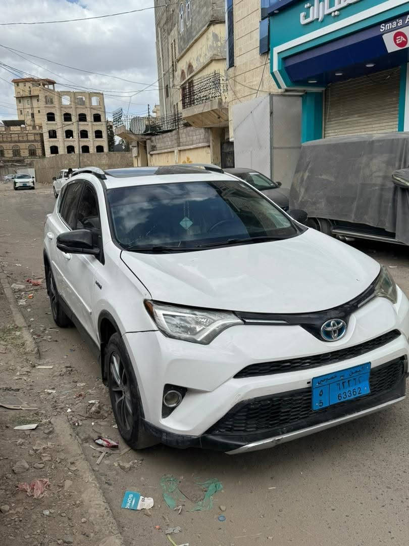 رافور 2017
هايبرد
فل كامل
ماشية 80 الف
بصمة
فتحة سقف
اربعة بسطون
جير اتوماتيك
كراسي جلد
شاشة
كامرا
فريمات كهرباء
مرايا كهرباء
طاوات كروم
مضمون محركات
بودي نظيف على مافي الصور
السعر 10500 $ نهااااية
للتواصل /771357130


**إذا كنت صاحب هذا الإعلان وتريد حذفه لأي سبب، رجاءا أرسل رسالة إلى الدعم الفني**