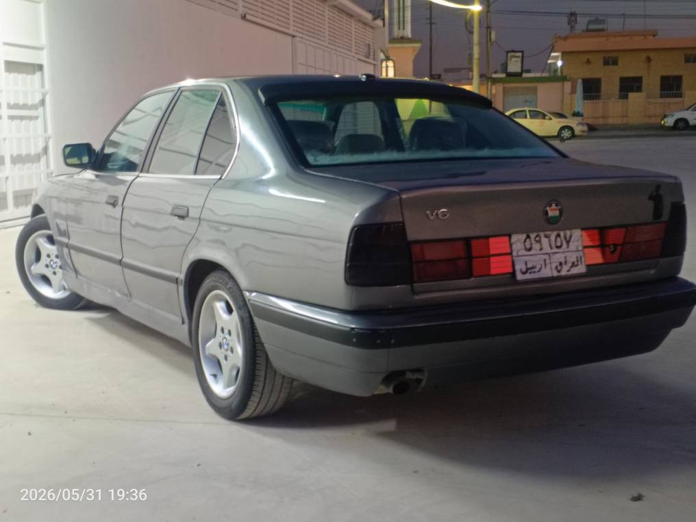 🚗 بۆ فرۆشتن | BMW 
سعر: 47 وەرەقە  
• مۆدیل: 1990   • گێڕ: حادی .مەکینەی 520  • جام: کارەبایی   • تەنها جەمپێکی پشتی هەیە     
• بەناوکردن بەشەرتە   • وەرگەڕان و بڕانەوەی بەشەرتە   • تەعویل و غرامەی بەشەرتە   • گێڕ و مەکینەی بەشەرتە   
📍 شوێن: هەولێر  
📞 بۆ زانیاری زیاتر پەیوەندی بکە: *********** أربيل, العراق
