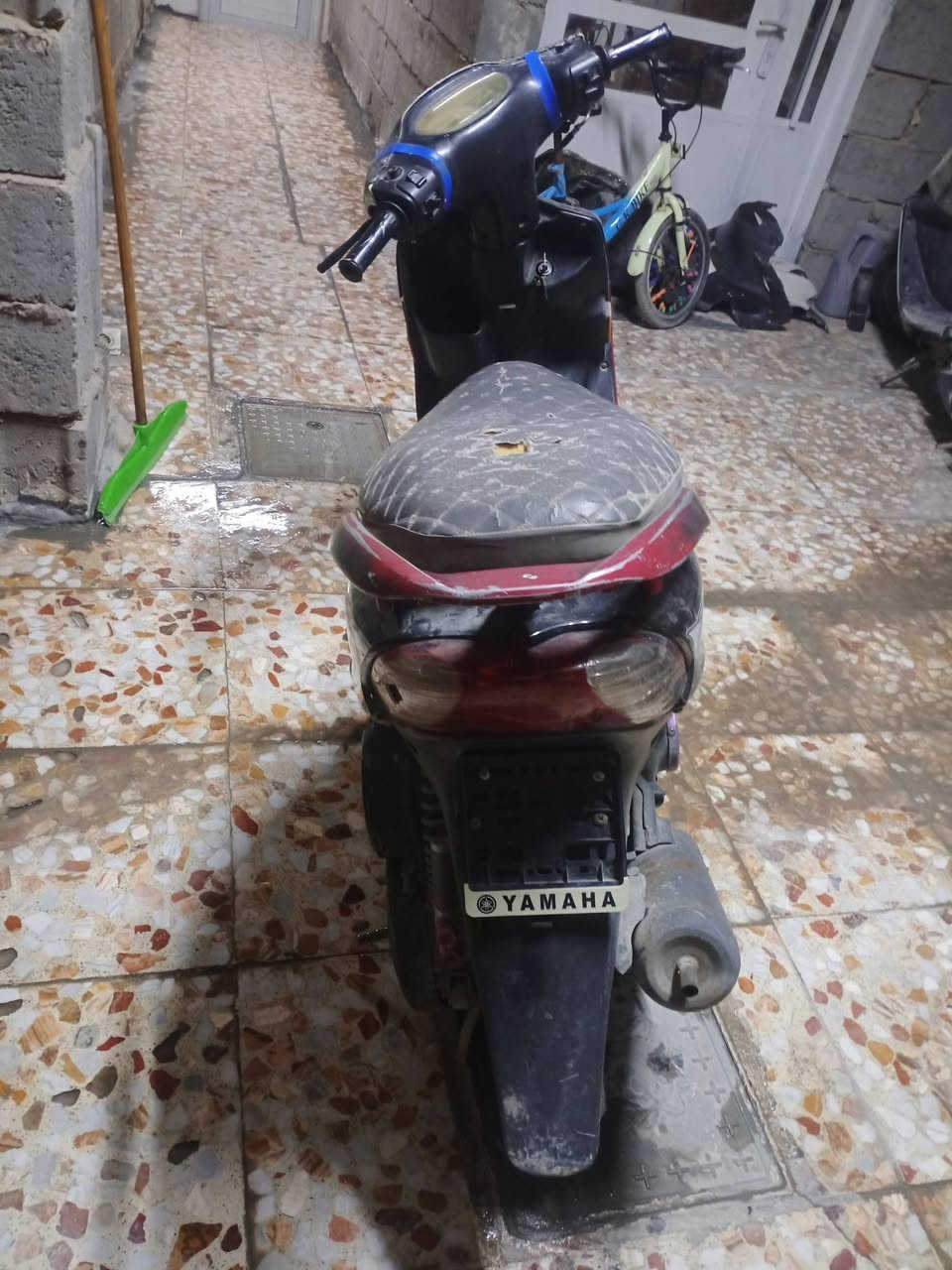 سلام عليكم شباب
دراجه ماكس قجمه للبيع كلشي شغال بس هورن مادري اشبي طفه من وحده دراجه شلعه معدل اريد ابيعه محتاج فلوس سعر 300بيعه مجال حك جيه مكاني شعب بدايه شارع صحه يم محكمه أو براوس بدراجه عادي 

رقم *********** متواجد واساب
