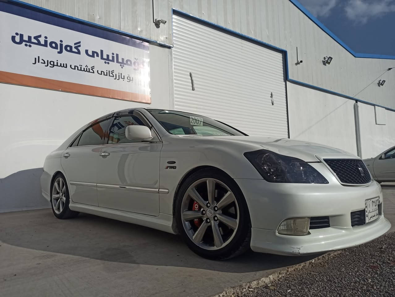 بەناوی خوای بەخشندە و میهرەبان
دوو شاهینە بۆ فرۆشتن 2007

بچووک بە گەورە 180 سپی مووس فوول

گەورە بە گەورە 184 بێ سڵاید بڕاوە تۆمس

ناونیشان ڕانیە ***********
واتسئاپ و مسنجەر کراوەیە
