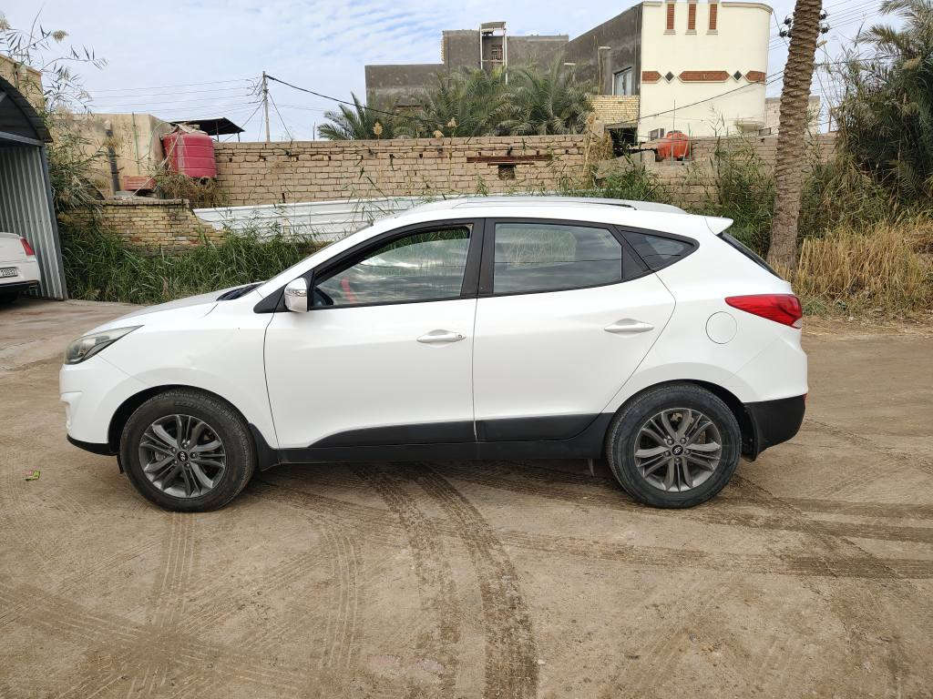 السلام عليكم 
سيارة هيونداي توكسان
موديل 2015
خليجي 
رقم بصرة بأسمي
تحويل مباشر
مكفولة كفالة عامة 
ماشية 72 الف 
تحكم ستيرن
اشارة بالمرايات 
السيارة احلى من الصور 
السعر المطلوب 165
*********** البصرة, العراق
