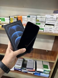 سلاك عليكم ايفون ١٢ برو ماكس   ذاكرة ١٢٨ جيجا   بطارية ٧٦٪    الجهاز و...