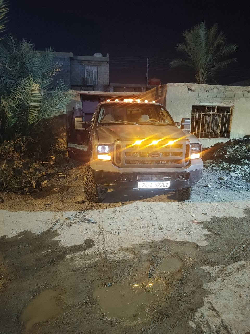 فورد F350 بانزين بيه مكينه سلفادور السعر 80 وبيه مجال شرط التحويل للبيع فقط ***********
مكلف بالنشر اتصال فقط اخوان
