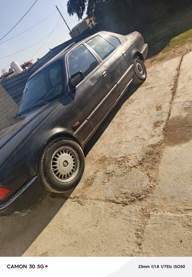 السلام عليكم بي ئم للبيع مكينه مال حاويه كير بس على بك يصفن والباقي جديد موديل 1993حجمهة735مكانهة بغداد ابوغريب الستفسار الاتصال ***********و***********
