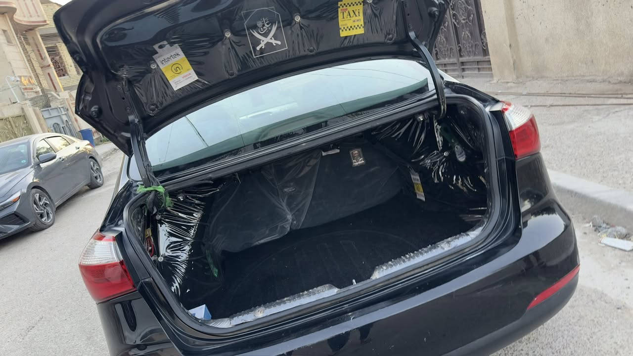 اسلام عليكم 
للبيع كيا فورتي 2016 امريكي 
محرك 1800  
السيارة جاهزة تخم تاير جديد 
تبريد ❄️ + تدفئة 
حادثها جاملغ  يمين ومصلح نفسة راجع 
السيارة كلها ليبل واحد بدون صبغ فقط بارد 
ماشية 109 ميل 
السعر 107 بيها مجال 

العنوان شهداء البياع 

***********
