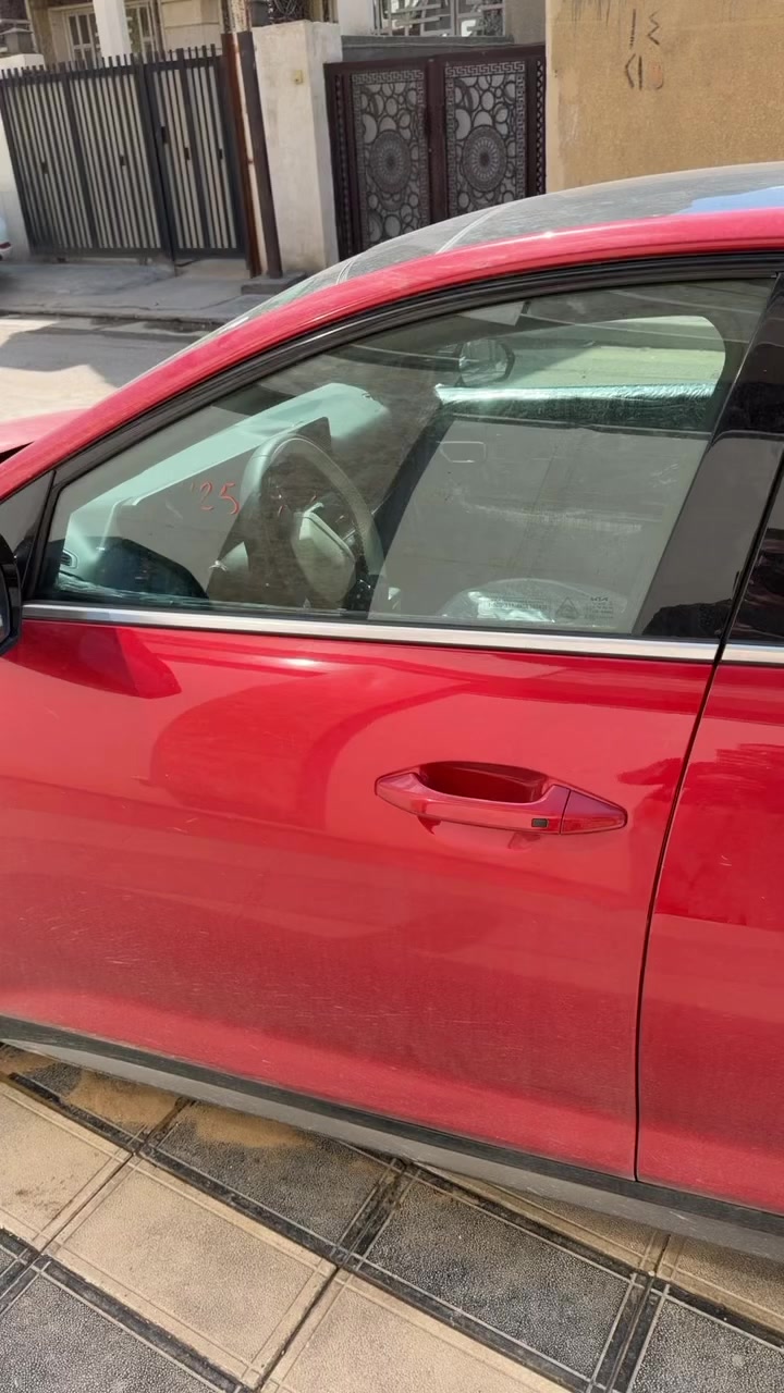 سلام عليكم k4 gt line turbo 2025 للبيع رقم اربيل 
ترقيم جديد ماشيه 6000 ميل 
السياره بيها شويه حالوب 
اللون احمر بدون ايرباك 
المحرك 1600 تيربو 
الحادث موجود صوره بنهاية المنشور 
القطع كله تبديل بدون تصليح
تبديل جاملغ وبنيد 
المواصفات 
تبريد قطعتين 
مستشعر بالباب من تفتح باب تتوقف السياره
شفتات سرعه 
جام ذكي نزول بالريمونت 
قطعتين تبريد 
كامرا دواره 
صندوك ذكي 
بصمه تشغيل 
بصمه ابواب 
بصمه صندوك
تشغيل عن بعد 
رادار 360 
نقطه عمياء 
تحديد مسار 
مثبت سرعه 
مانع تصادم 
توقف ذاتي 
مانع انزلاق 
اوتو هولد 
سايد بريك ذكي 
تنبيه عند فتح الباب 
بانوراما 
سستم سماعات harmen karden
درايف مود نظامين قياده نورمل وسبورت 
كزوز صالنصه 
ويل رياضي اسود حجم 18 
كشنات جلد 
تدفئه كشنات 
شحن لاسلكي 
مرايا جانبيه اسود واشاره بالمرايا 
السياره جاهزه من كلشي 
للاستفسار ***********
سعر السياره ١٨٣ ورقه وبيها مجال 
ملاحظه 
ابيعلك واحولك مباشره 
ما انطي وكاله
