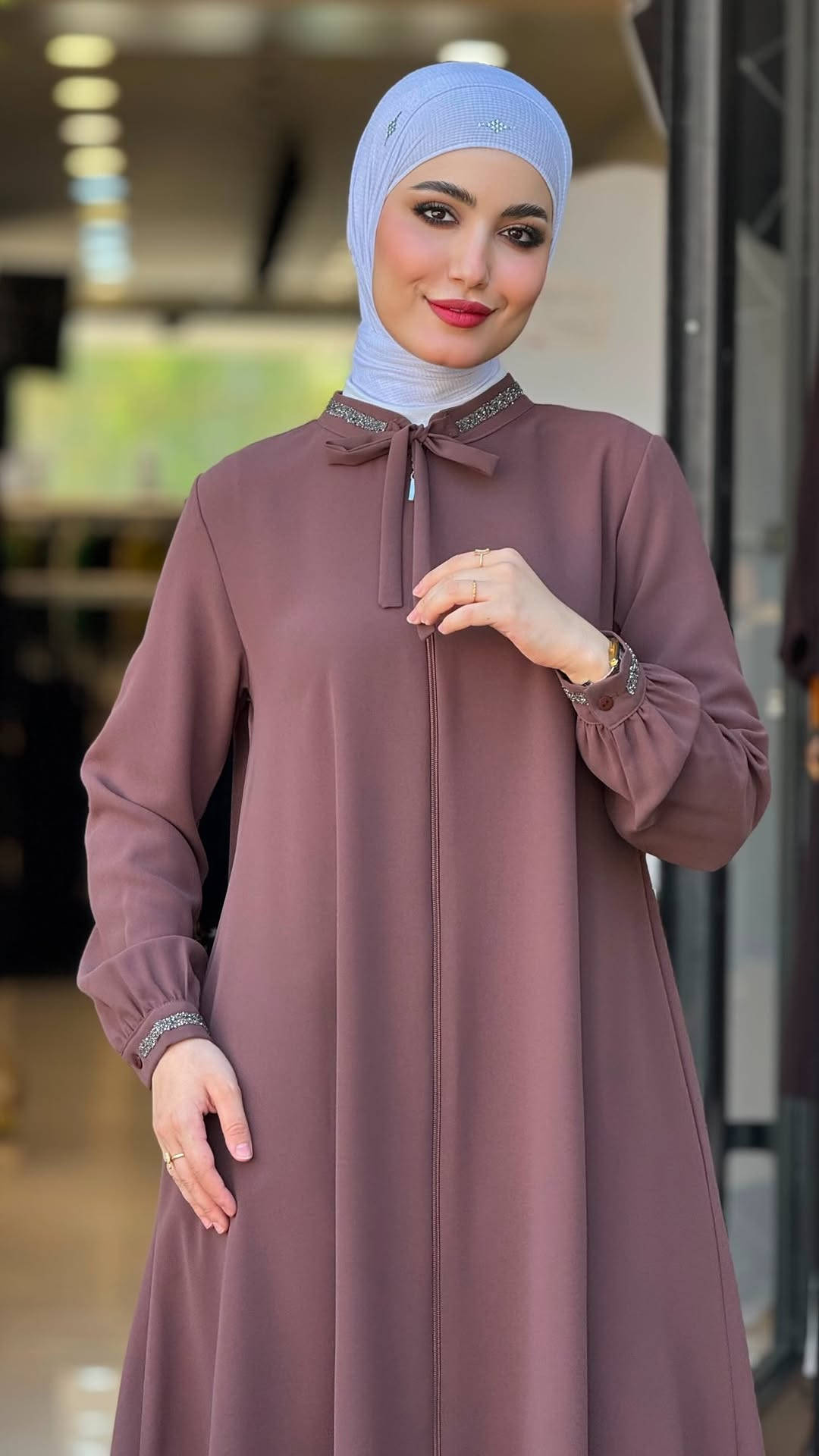 ⁨	⁨ ⁨ إطلالة تجمع بين الأناقة والراحة 🤍
✔️ خامة تركيه جدا راقيه 
✔️ تصميم راقٍ بقصة مريحه 
قياس 38, 40, 42, 44, 46, 48 
كب موديل راقي گصه كلوش عريضه 
للحجز والأستفسار عبر الرسائل 📩
واتساب ***********
#fypシ #hijab #اكسبلور⁩
