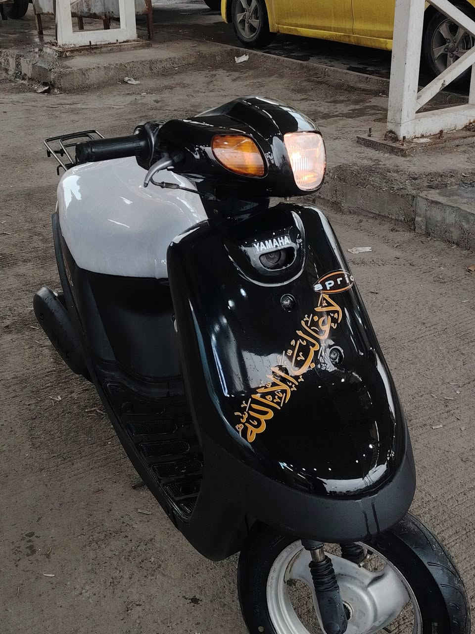 السلام عليكم دراجه بوتين تحريكه معدل نار كيج سرعه كيج بانزين شغال سلف وايرمنيه شغاله شاصي شرط مكينه خرسه شرط وباقي كدام لعين خدش مابي سعر 550 ***********
