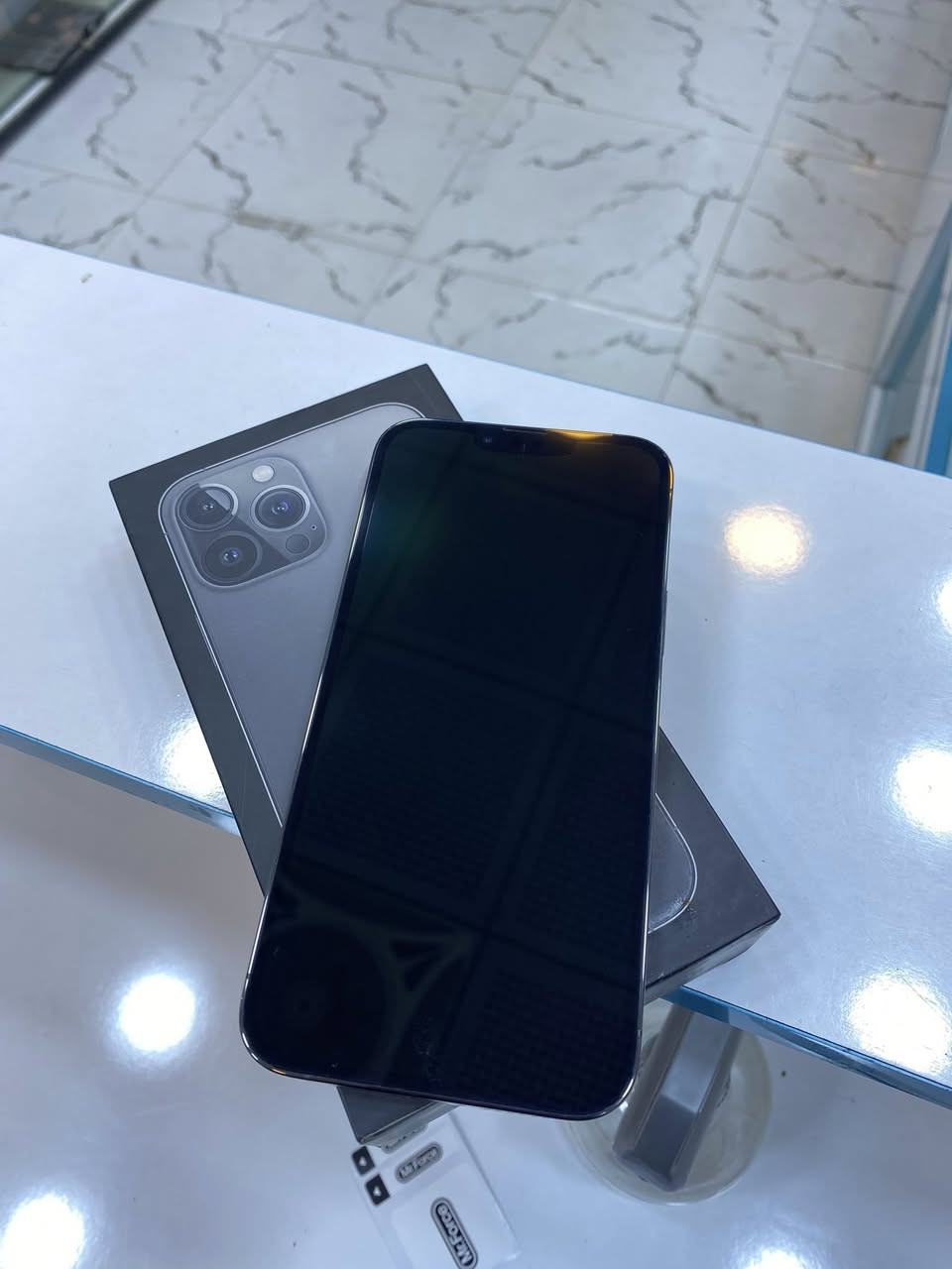 ايفون 13 برو ماكس 256 ذاكرة

بطارية 95‎%‎

نضافة 100‎%‎

كامل ملحقات الاصلية شركة ماستر 

اصلي وبيه ضمان لوكالة 

استخدام قليل

السعر مناسب   
 ***********
العنوان:
القطاع – شارع المدارس – مقابل مدرسة الأندلس
مركز الشمس 2
