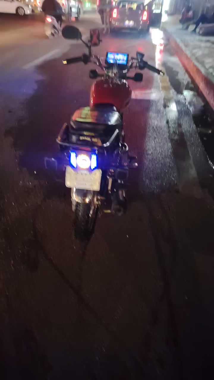 سلام عليكم دراجه ايراني تايكر ٤ كير موديل 2026بيه منفيس كلشي شغال كامله للبيع السعر ٧٥٠ وبيه مجال قليل للشراي  مكاني بغداد الشعب هذه رقمي ***********
