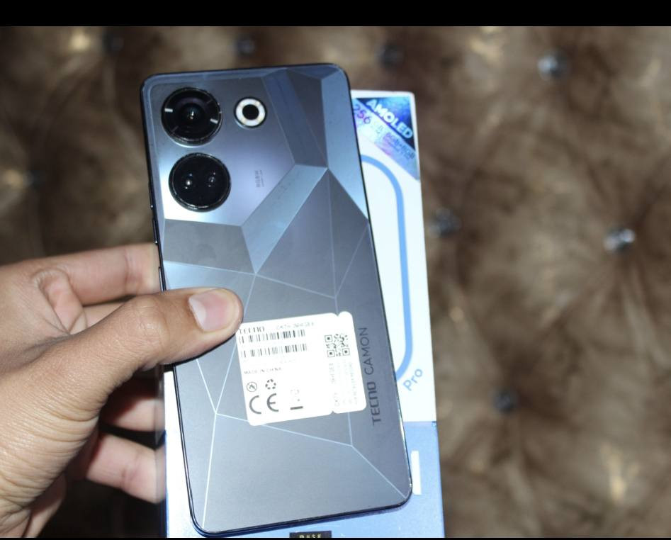 السلام عليكم
تكنو كامون 20 برو 
ذاكره 256
شاشه 120Hz
جديد قليل الاستخدام 
السعر 180 وبيه مجال


**إذا كنت صاحب هذا الإعلان وتريد حذفه لأي سبب، رجاءا أرسل رسالة إلى الدعم الفني**