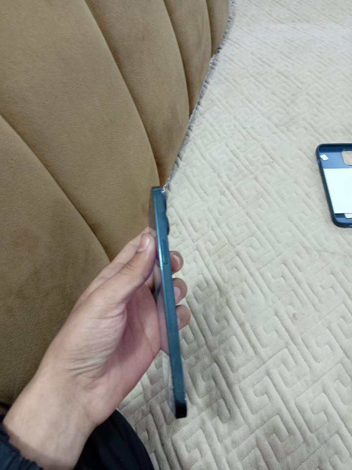 أيفون12 برو ماكس ذاكره 256 بطاريه 79 اعتبره فاتحه بيدك من كارتونه ممبدل بي شي مع ضمان5ايام نضافه 100‎%‎ كامل ملحقاته  وتر بروف عل حاسبه كله نورمل حته الكارتونه مالته موجوده تفحص الكارتونه ويا المبايل الايمي مطابق اي واحد يكلك مفتوح تاخذه وتروح 
مكاني بغداد 
السعر550 الف  
*********** واتساب
