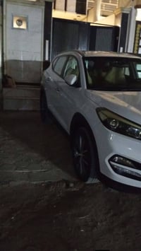 توسان 2017 بدون حادث للبيع نقد اوقسط بشرط المقدمة لاتقل عن 5 ورقة للاس...