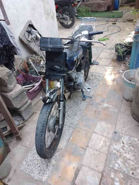 سلام عليكم دراجه ايراني نضيفه للبيع اوراق اصولي شاصي تايكر مديل 17ولمكينه ارشه مديل 22،نضيفه مكان بغداد الحميديه سعره 170وبيه مجال رقمي ‏‪0770 276 9641‬‏
