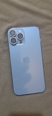 ايفون ١٣ برو ماكس استخدام قليل نضيف مع كارتونه وشاحنه بسعر ٦٠٠ وبي مجا...