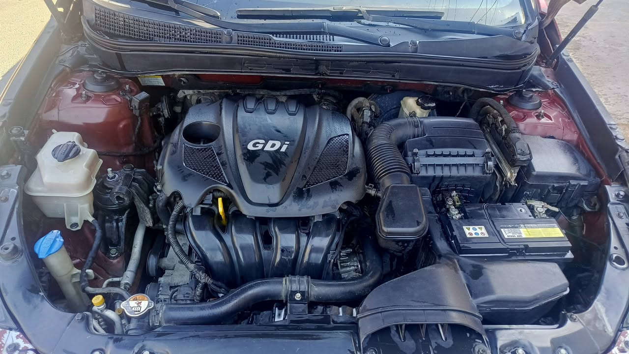 سلام عليكم سوناتا 2012سياره مصبوغه حزام صدر جديد تخم تاير باسمي وارد امريكي ضربتهه جاملغ لخلفي لايسر السعر 92مكاني بغداد الشعب ***********
