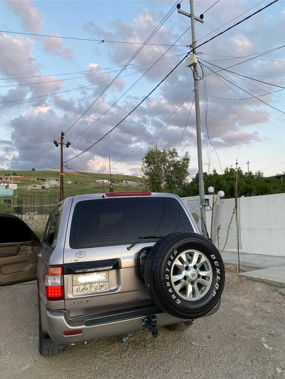 مؤنيكا مؤديل ٢٠٠٠ 
مواسه فات سئ روبح ببلاد 
ده بل سپير جانتا 
چوار جام كاره باي 
سلاجه 
تبريريد مه ركه زي 
گير مه كينه اكسل تبريت به شه رت 
سبوخ حيزام سبوغه له سه ر ساغي 
بي ليدرانه 
وه رگه راو براوه به شه رت 
ره قه مي ئه سليه سه نه وي و وه كاله ي له گه له 
٢ سالي دي به ناو ده كري وه ره سه يه بس به اوليات ده فرؤشم 
نرخ ١١٥ وه ره قه و كه ميك مه جال 
ز.م *********** أربيل, العراق
