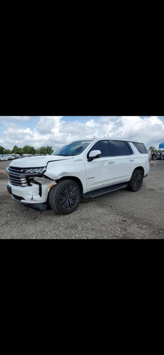 تاهو هاي كانتري 2022 رقم بغداد باسمي السعر 38000$ بيع او مراوس بلاندكروز موديل 2017 لحد 2020 رقم ت *********** العنوان بغداد بيها صار شخط بالجاملغ الأيسر ونصبغ  وياه توحيد البابين حادث امريكا تعديل بارد بالجاملغ والباب
