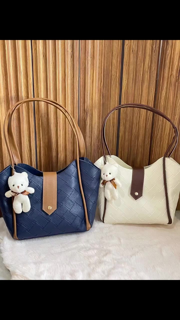 ✨ عرض اليوم ما يتفوت ✨
القطعة بـ 15 توصيل 4. 
قطعتين بـ 30 مع التوصيل 😍

🎁 هدية مع كل طلب

سارعي قبل نفاذ الكمية 🔥
للطلب مراسلة خاص 📩

#عروض #تخفيضات #تسوق #احذية #جنط #ستايل #موضة #عرض_خاص #توصيل #تسوق_اونلاين #العراق


**إذا كنت صاحب هذا الإعلان وتريد حذفه لأي سبب، رجاءا أرسل رسالة إلى الدعم الفني**