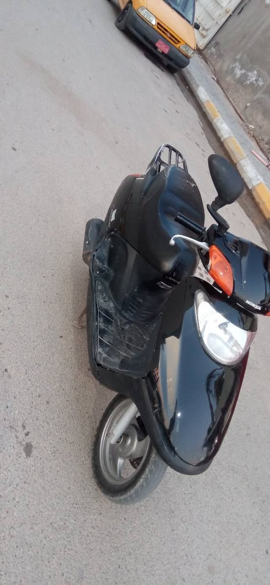 السلام عليكم 
سبيسي ياباني للبيع الدراجه خير من الله مبدل بس ولفات فقط ما مجفتهه الدراجه نظيفه نقصها بس عداد والماشه راجعه ليوره شوي 
كهربائيات كلهن شغالهه عدا الهورن السعر 575 الف وبيها مجال حگ الجيه 
رقم..(***********)
