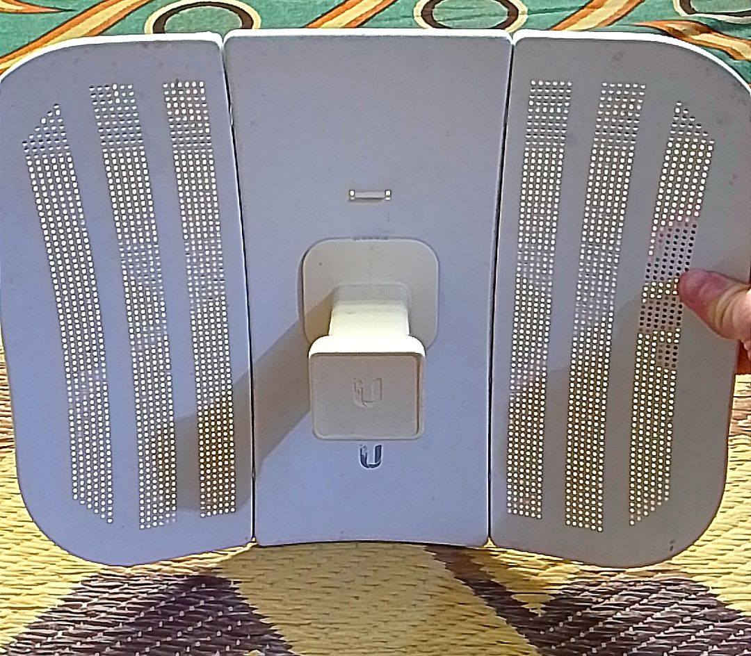 نانو نوع لايت بين و زادن راوتر للبيع شغالات ونظيفات  ‏‪***********‬‏
