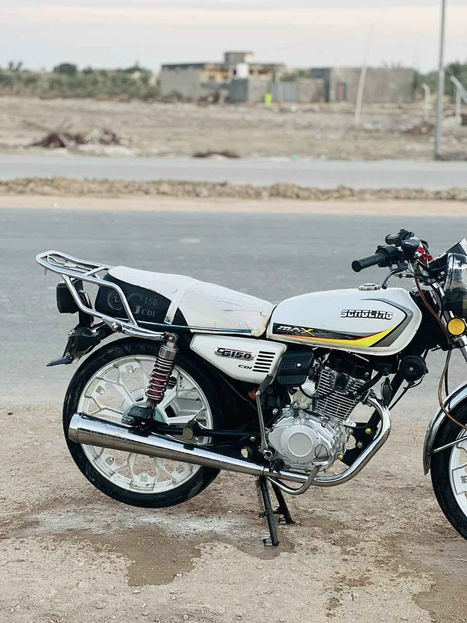 سلام عليكم دراجه سيفان للبيع موديل ٢٤وراق ستنساخ مكان الرميثه وهاذه رقمي خاص مغلق ***********
